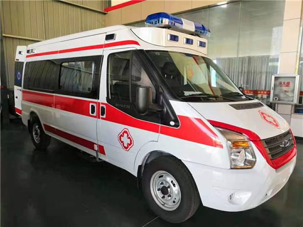 曲靖福特V362救护车